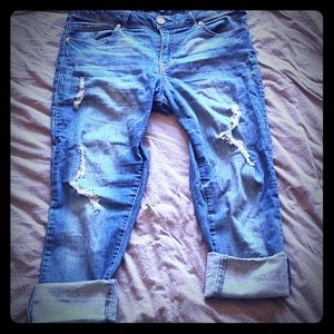 Distressed jean capris